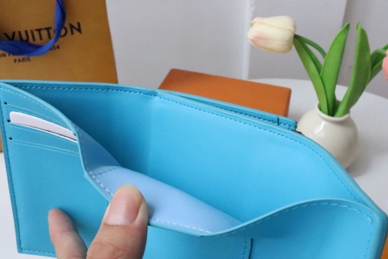 Sophisticated LX Wallets 18276