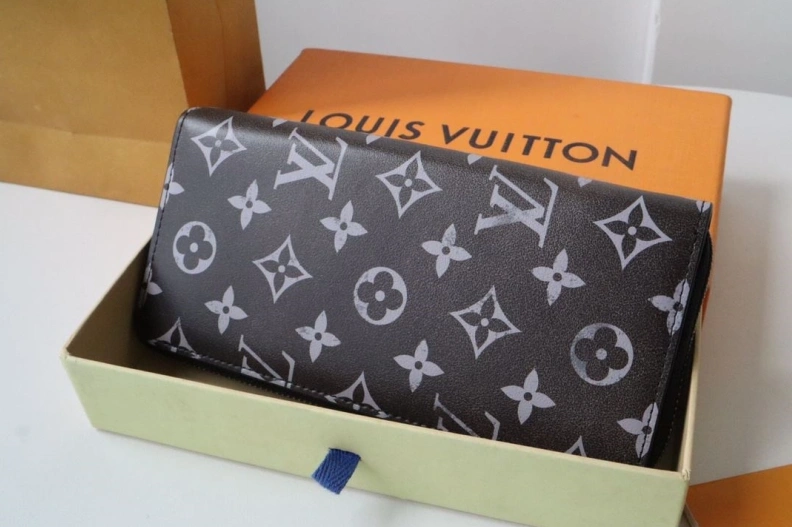 Trendsetting LX Wallets 18280
