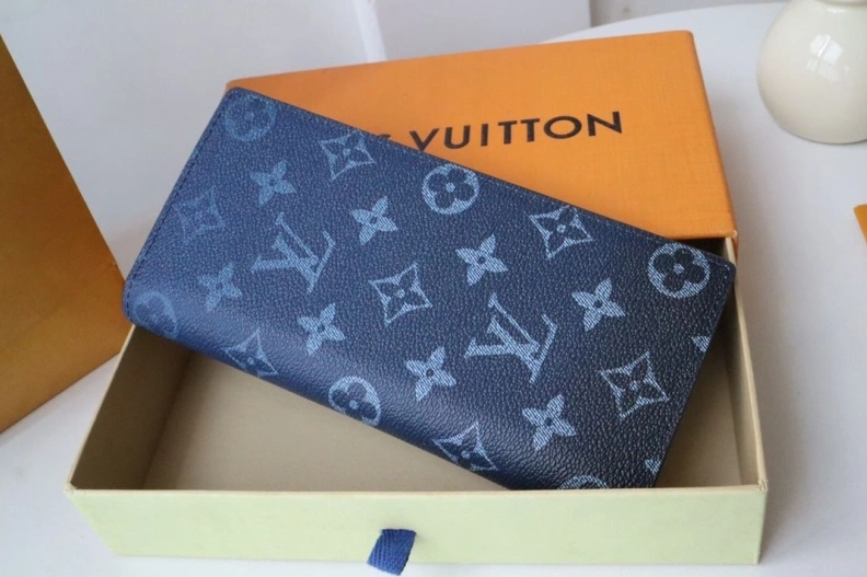Practical LX Wallets 18263