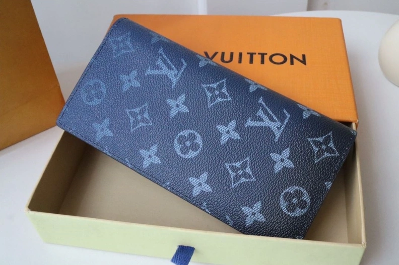 Practical LX Wallets 18263