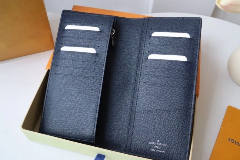 Practical LX Wallets 18263