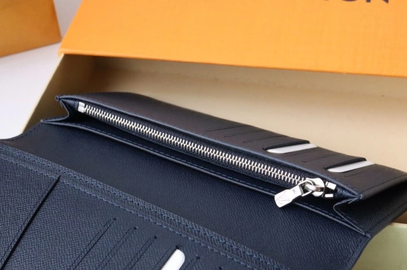 Practical LX Wallets 18263