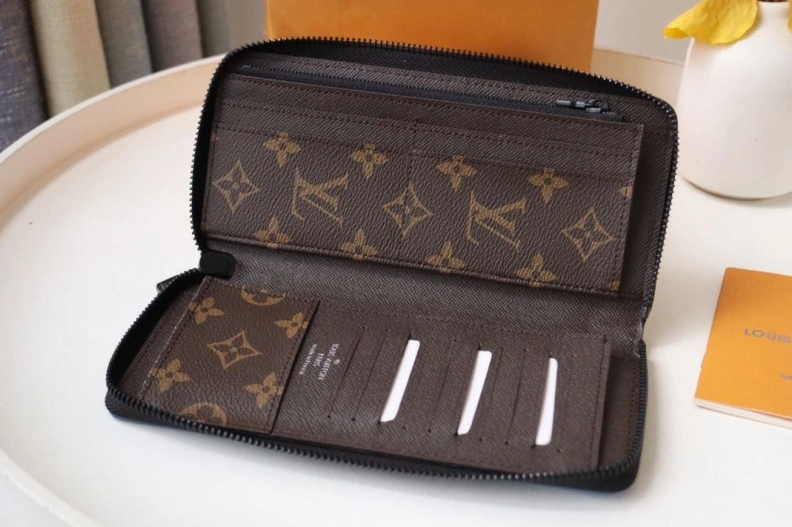 Flexible LX Wallets 18257