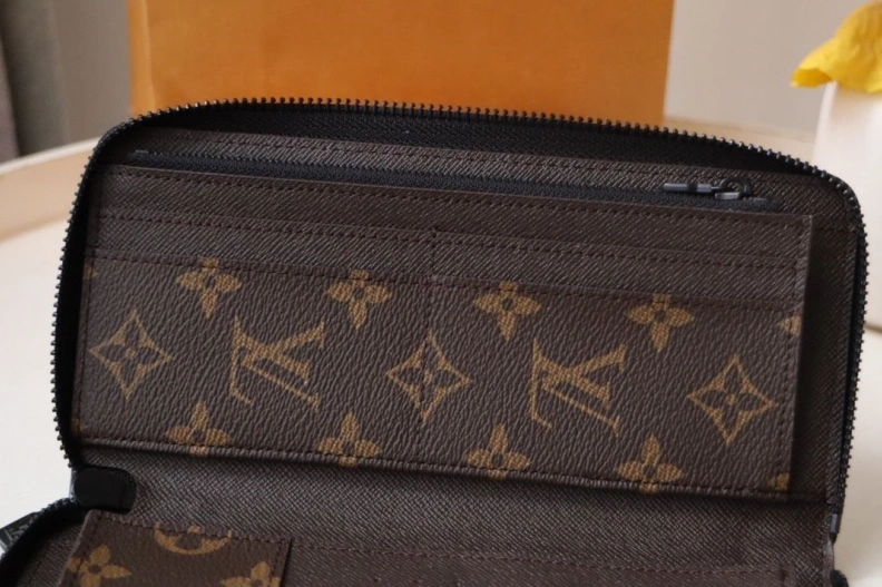 Flexible LX Wallets 18257