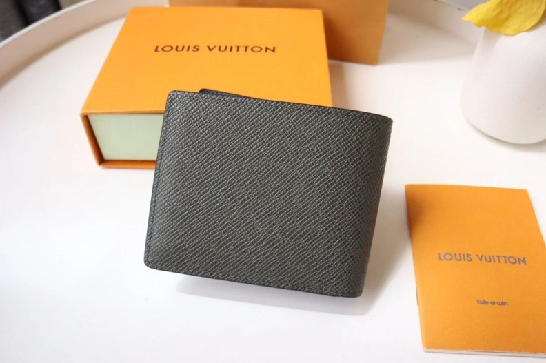 Lightweight LX Wallets 18212