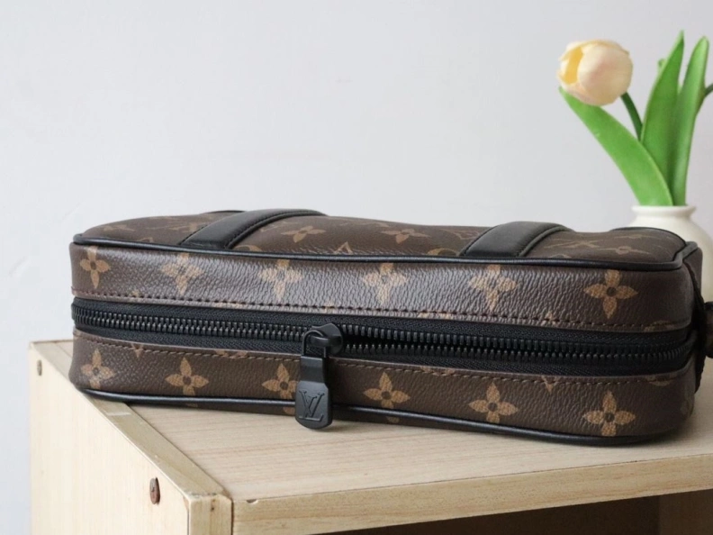 LX Clutch Bags Flexible 18286