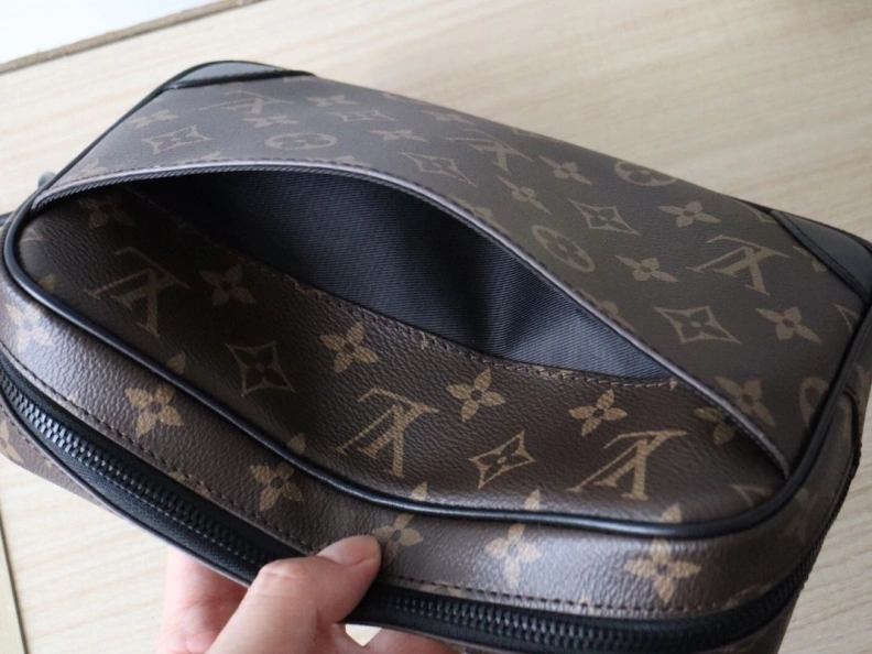 LX Clutch Bags Flexible 18286