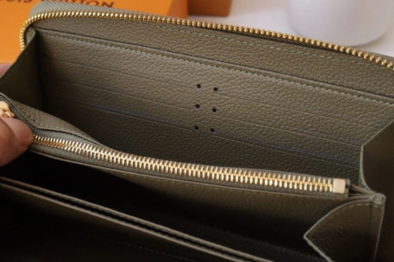 Versatile LX Wallets 18231