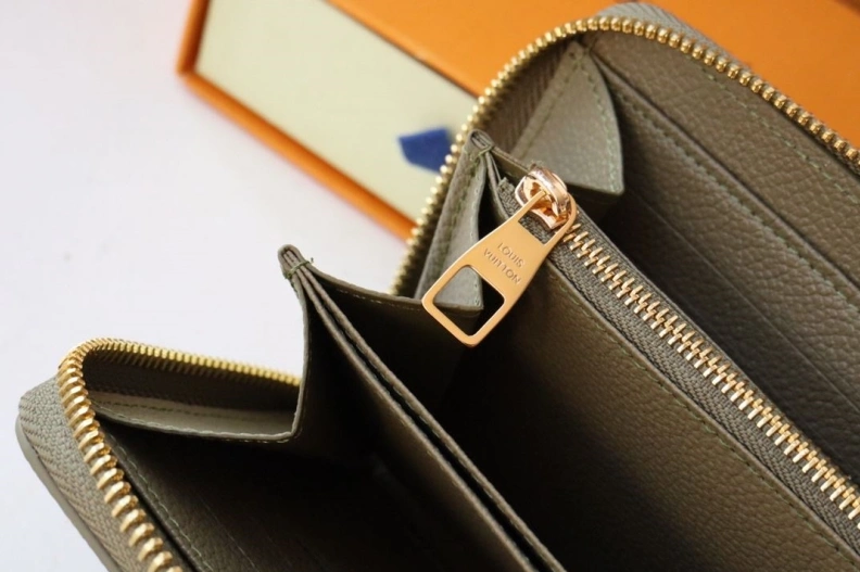 Versatile LX Wallets 18231