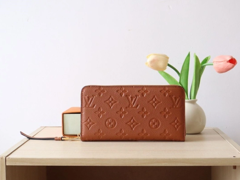 Breathable LX Wallets 18208