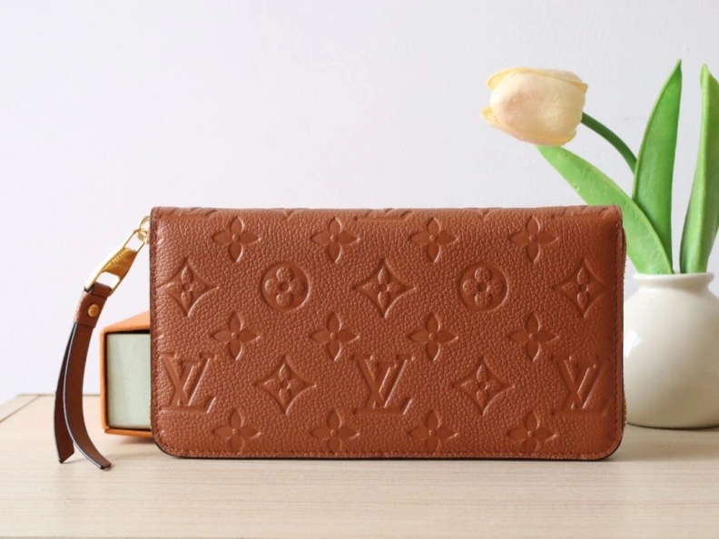 Breathable LX Wallets 18208