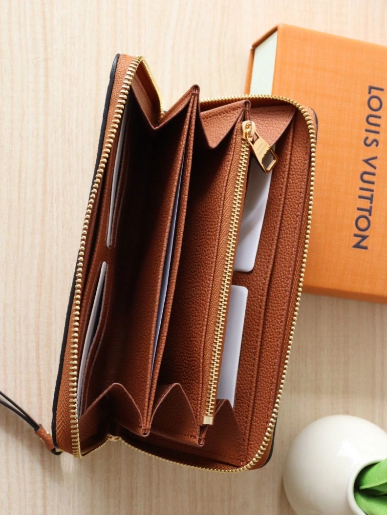 Breathable LX Wallets 18208
