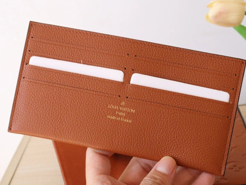 Sophisticated LX Wallets 18209