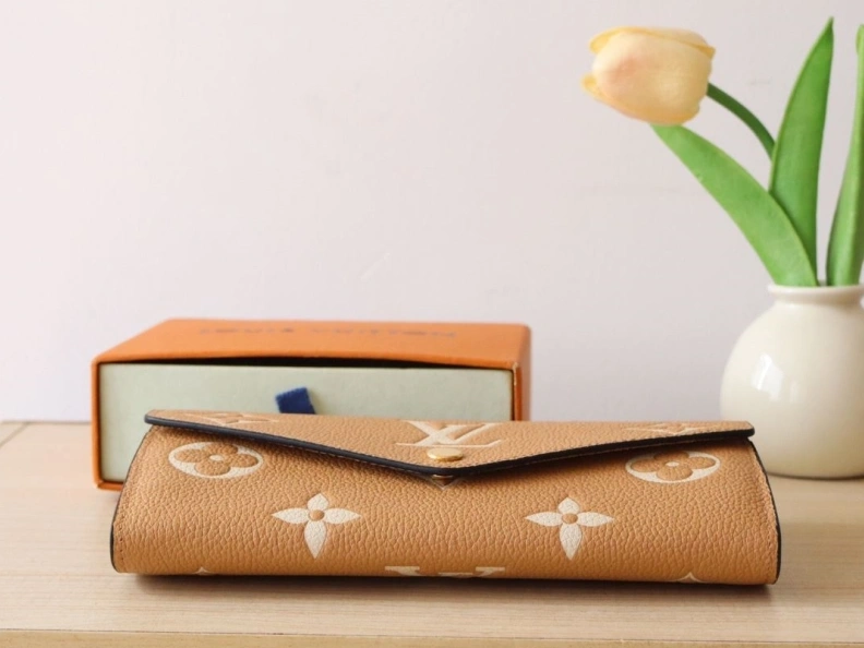 Unique LX Wallets 18207