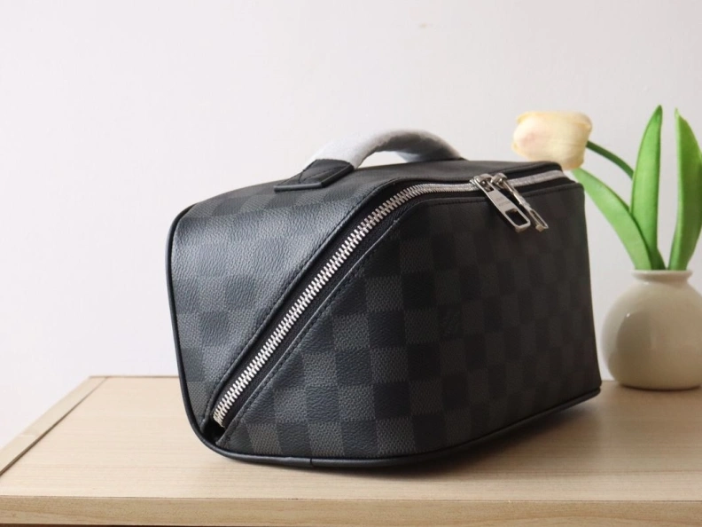 WellDesigned LX Cosmetic Bags 18275