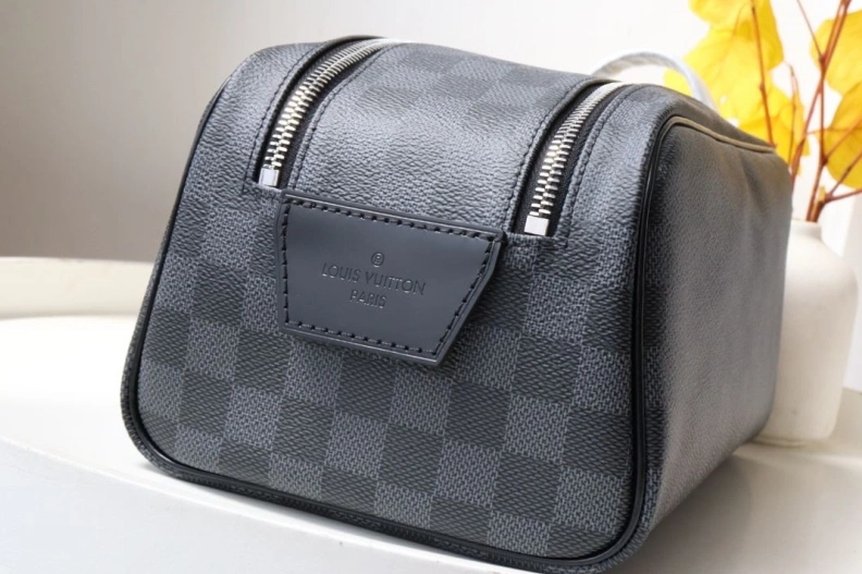 Breathable LX Cosmetic Bags 18281