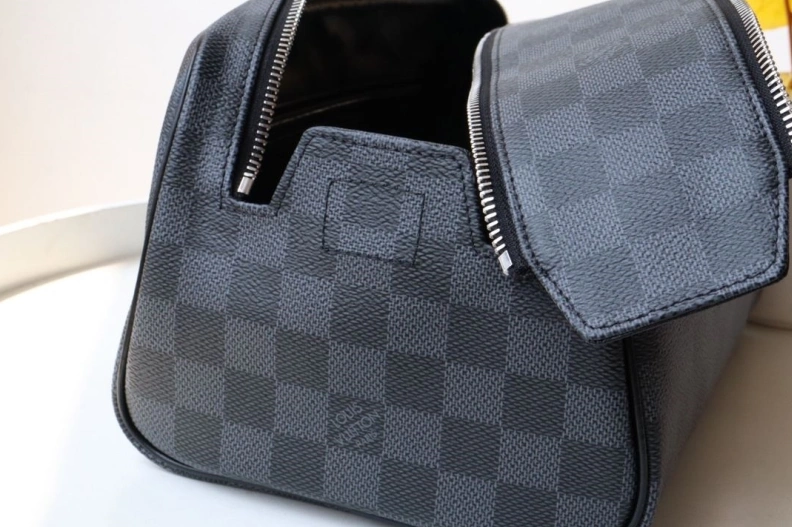 Breathable LX Cosmetic Bags 18281