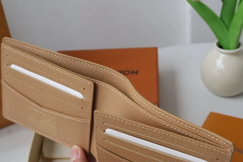 Functional LX Wallets 16028