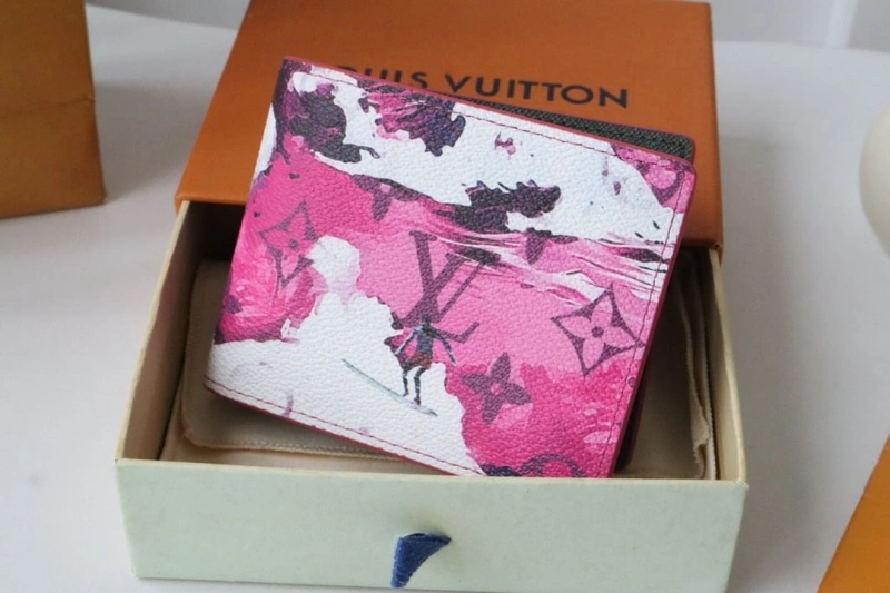 Practical LX Wallets 16025