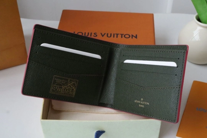 Practical LX Wallets 16025