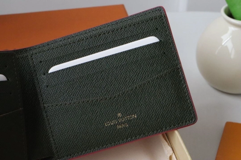 Practical LX Wallets 16025