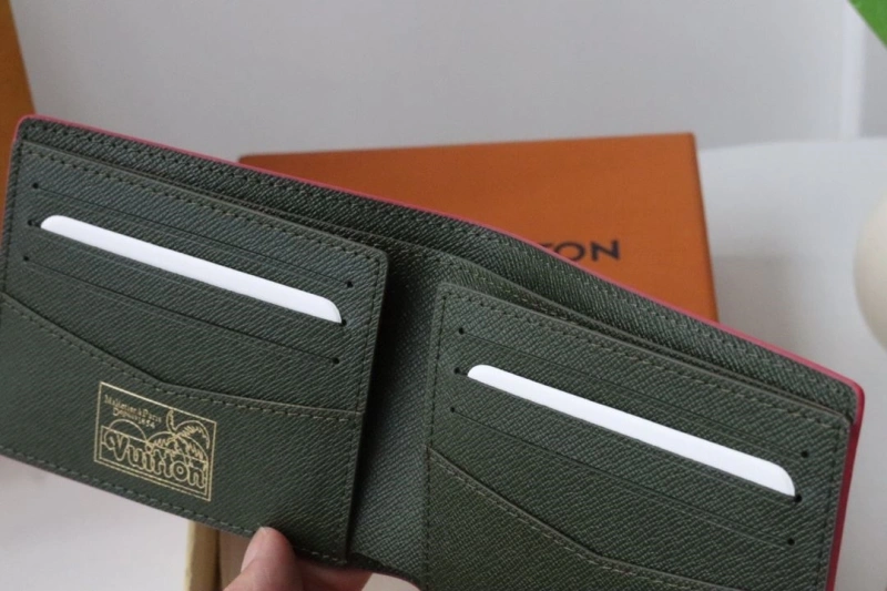 Practical LX Wallets 16025