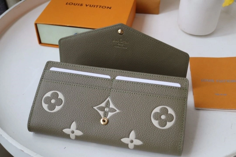 Classic LX Wallets 15996
