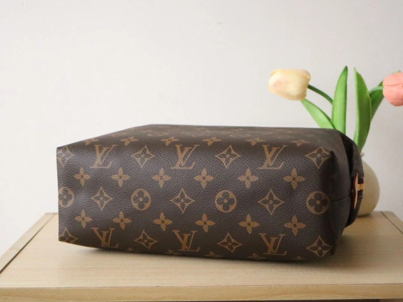 Resilient LX Clutch Bags 16073