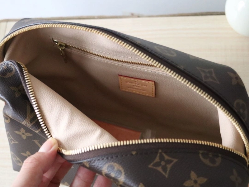 Resilient LX Clutch Bags 16073