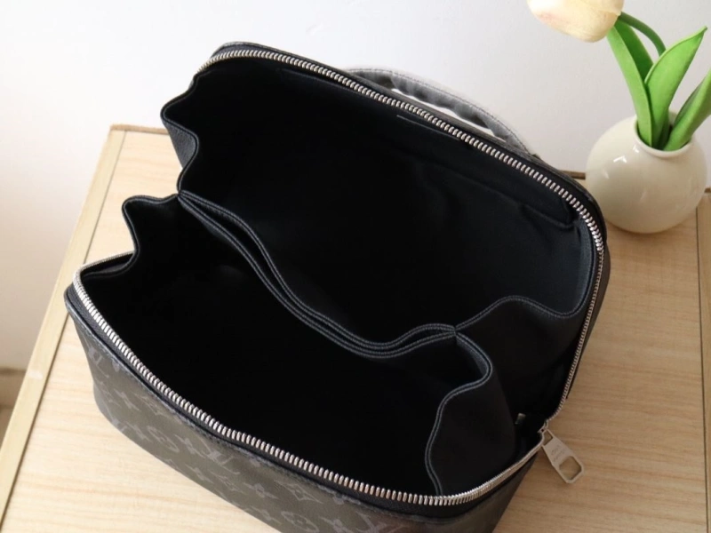 Durable LX Cosmetic Bags 16047
