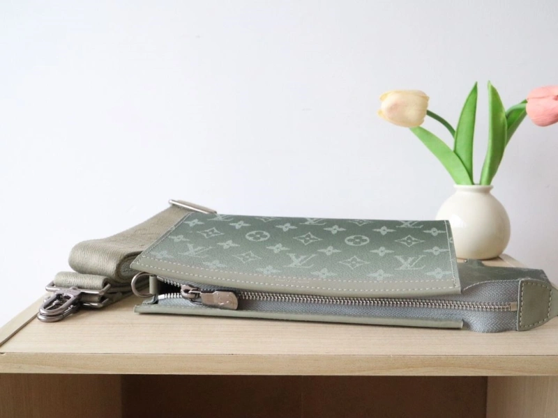 LX Clutch Bags Comfortable 16070