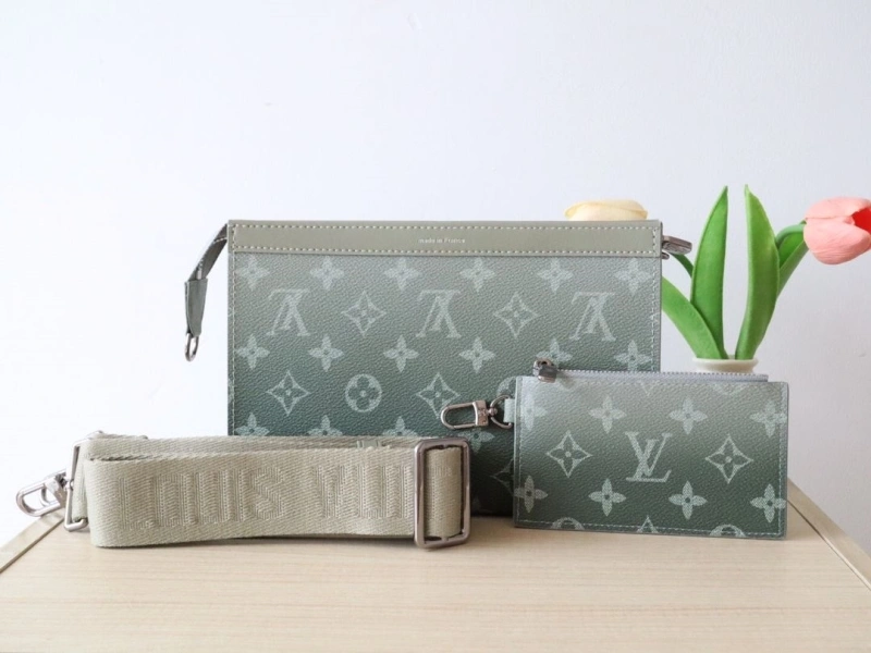 LX Clutch Bags Comfortable 16070