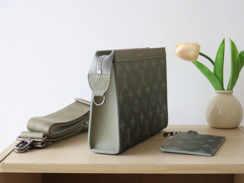 LX Clutch Bags Comfortable 16070