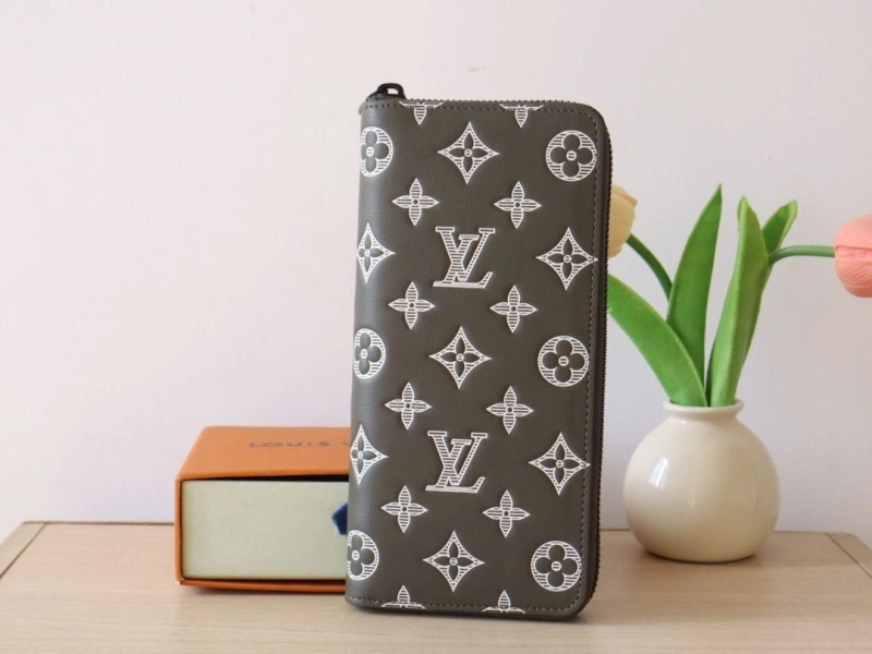 Affordable LX Wallets 15974