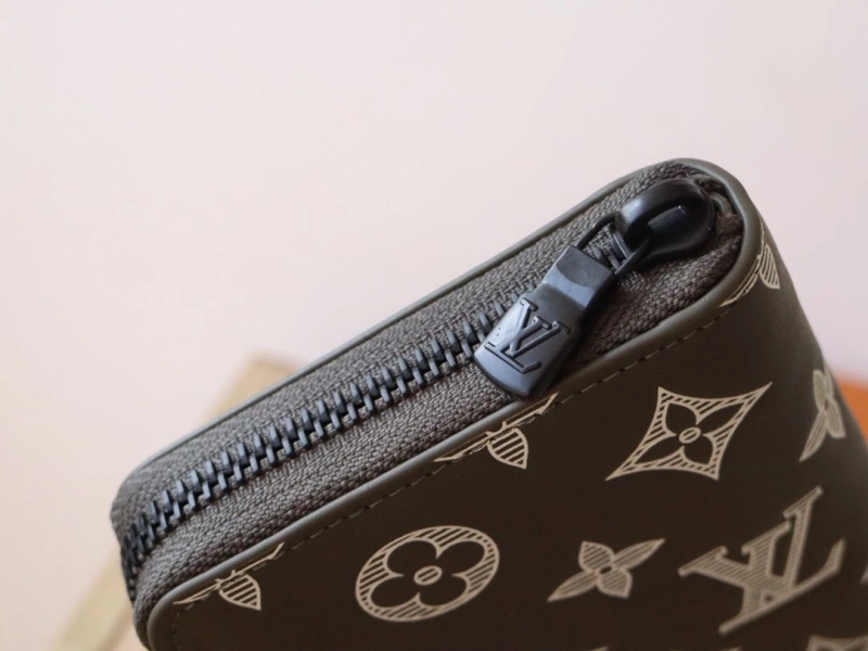 Affordable LX Wallets 15974
