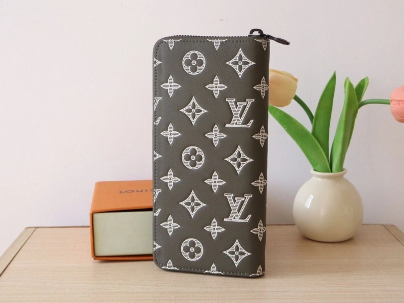 Affordable LX Wallets 15974