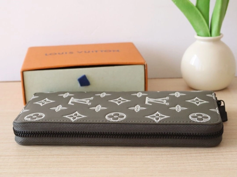 Affordable LX Wallets 15974