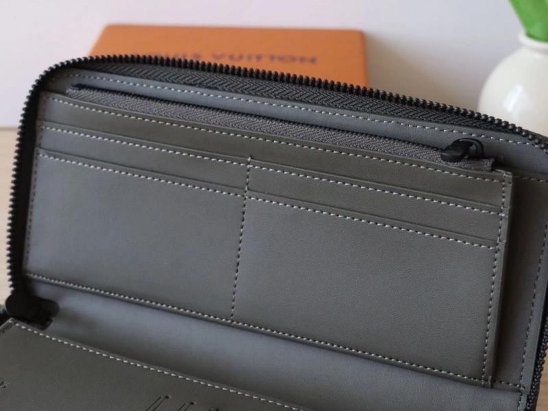 Affordable LX Wallets 15974