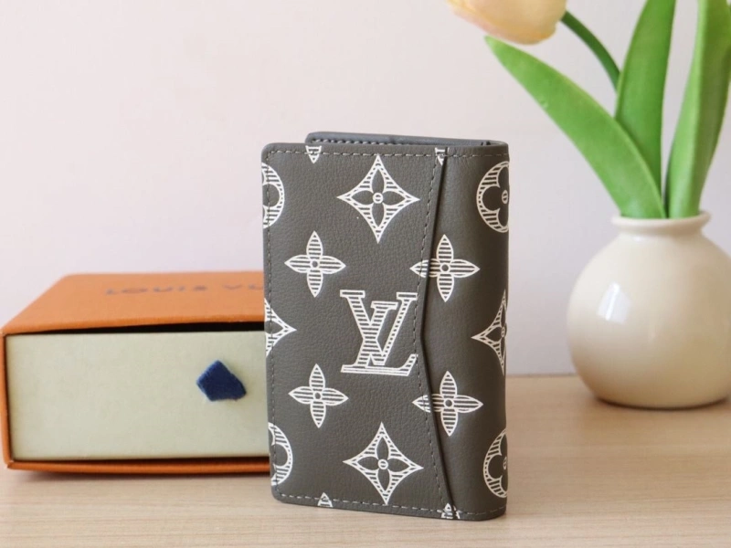 Versatile LX Wallets 15968