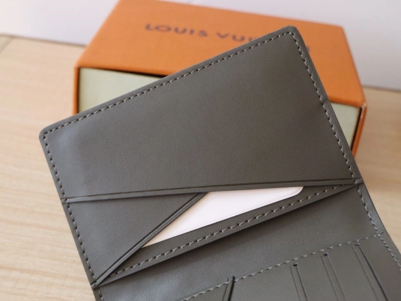 Versatile LX Wallets 15968