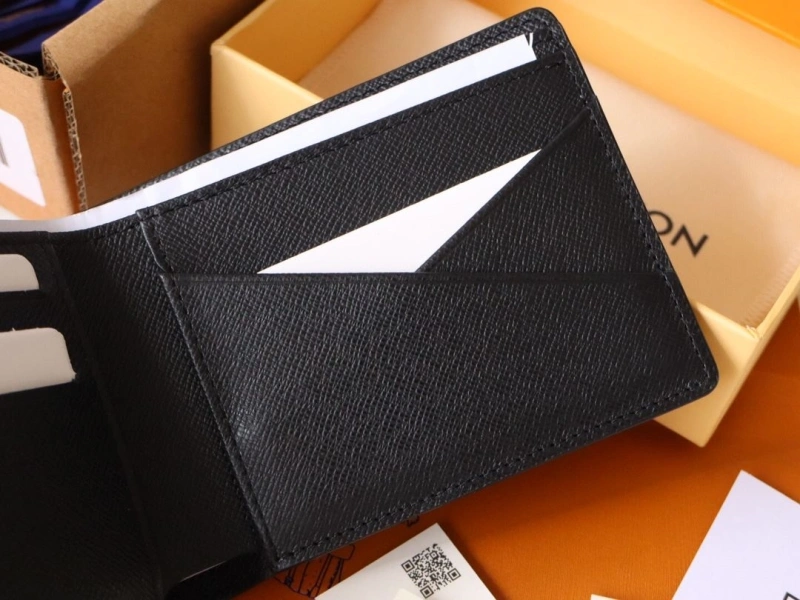Trendsetting LX Wallets 15972