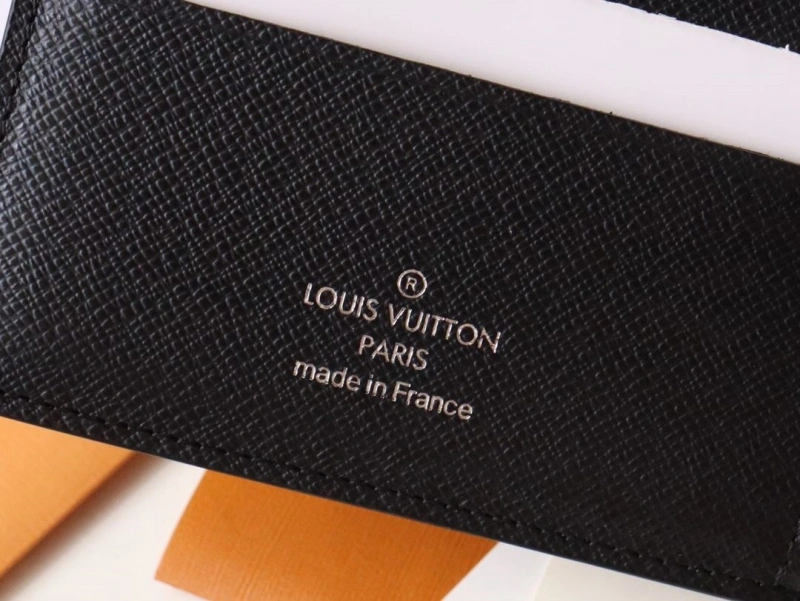 Trendsetting LX Wallets 15972
