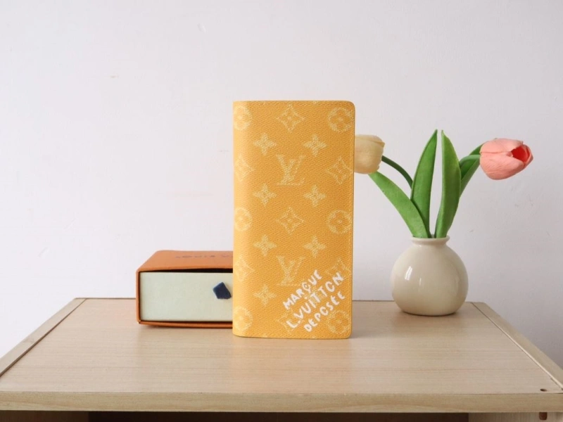 Trendsetting LX Wallets 15954