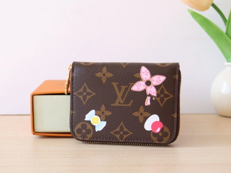 Practical LX Wallets 15945