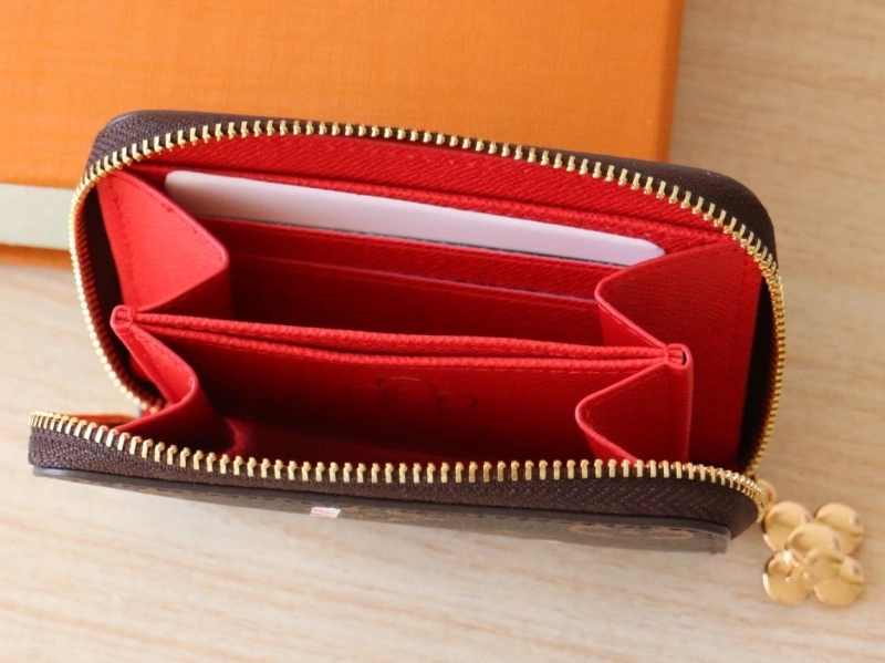 Practical LX Wallets 15945