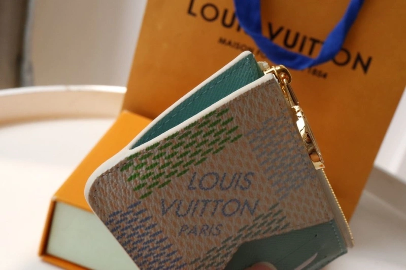 Trendy LX Wallets 15942