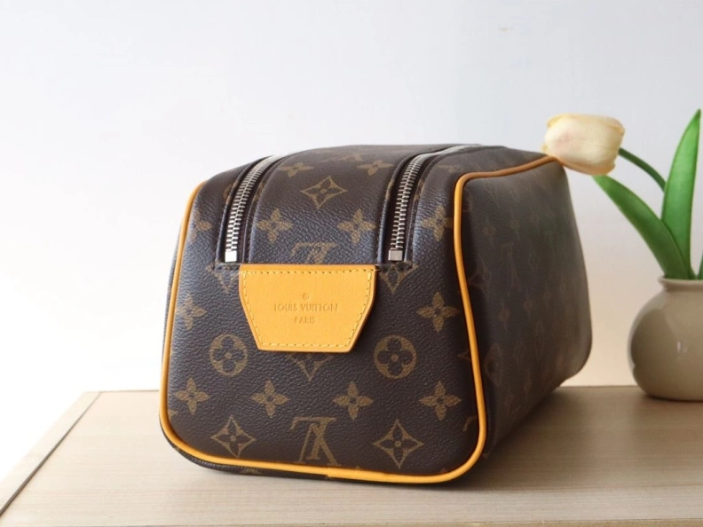 LX Cosmetic Bags Sleek 12340