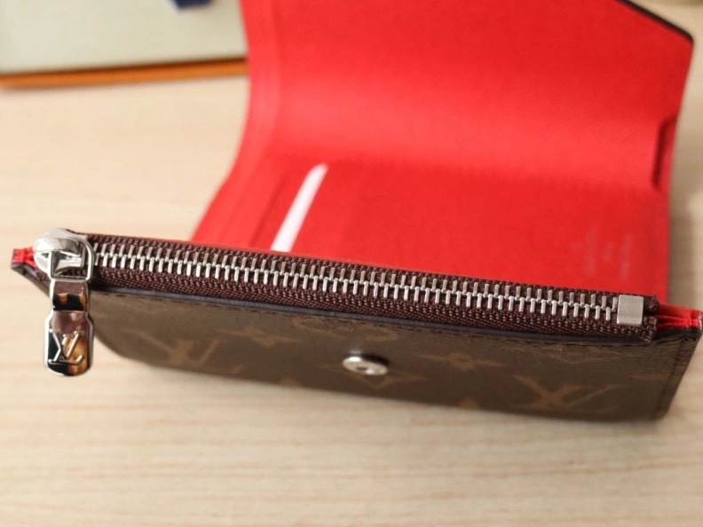 Lightweight LX Wallets 12301