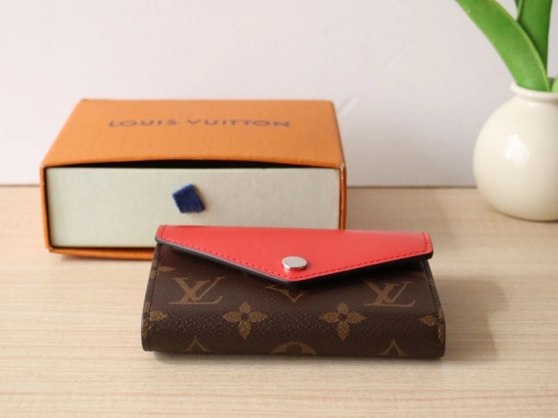 Lightweight LX Wallets 12301
