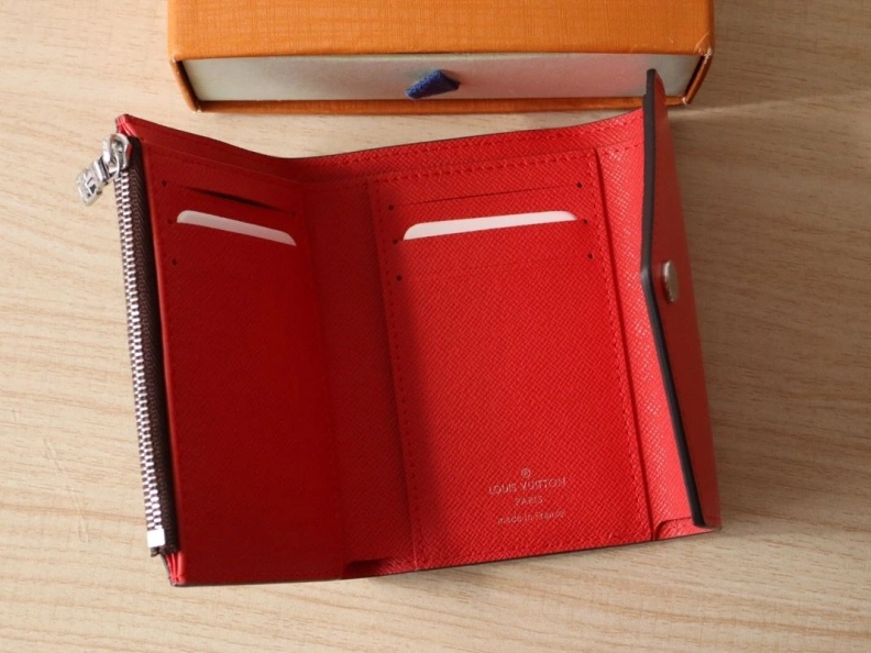 Lightweight LX Wallets 12301